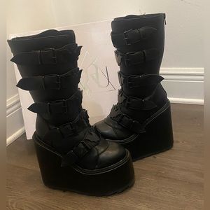 NIB YRU Platform Bat Boots